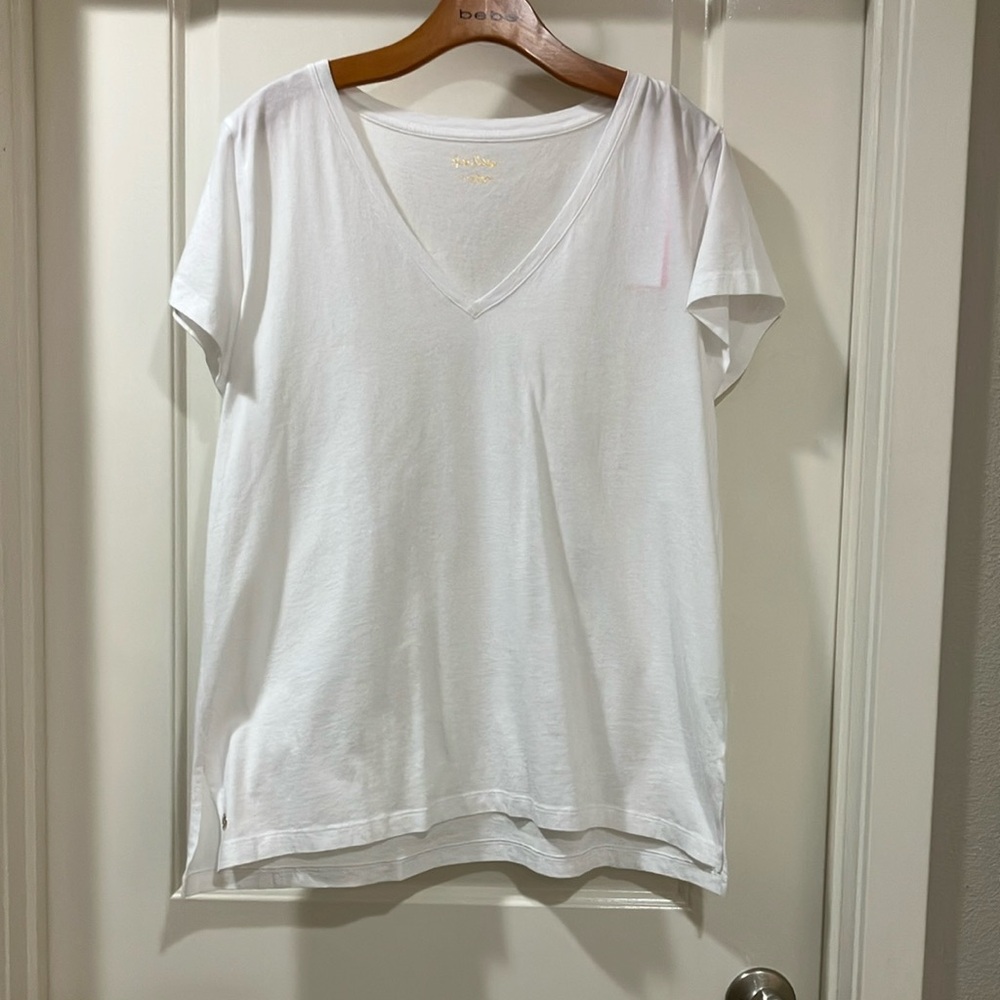 NWT Lilly Meredith V-Neck Tee L